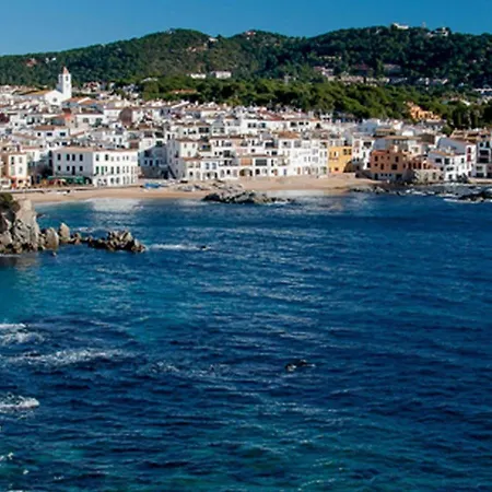 Rustic Les Corts Del Mas Virrei 赫罗纳
